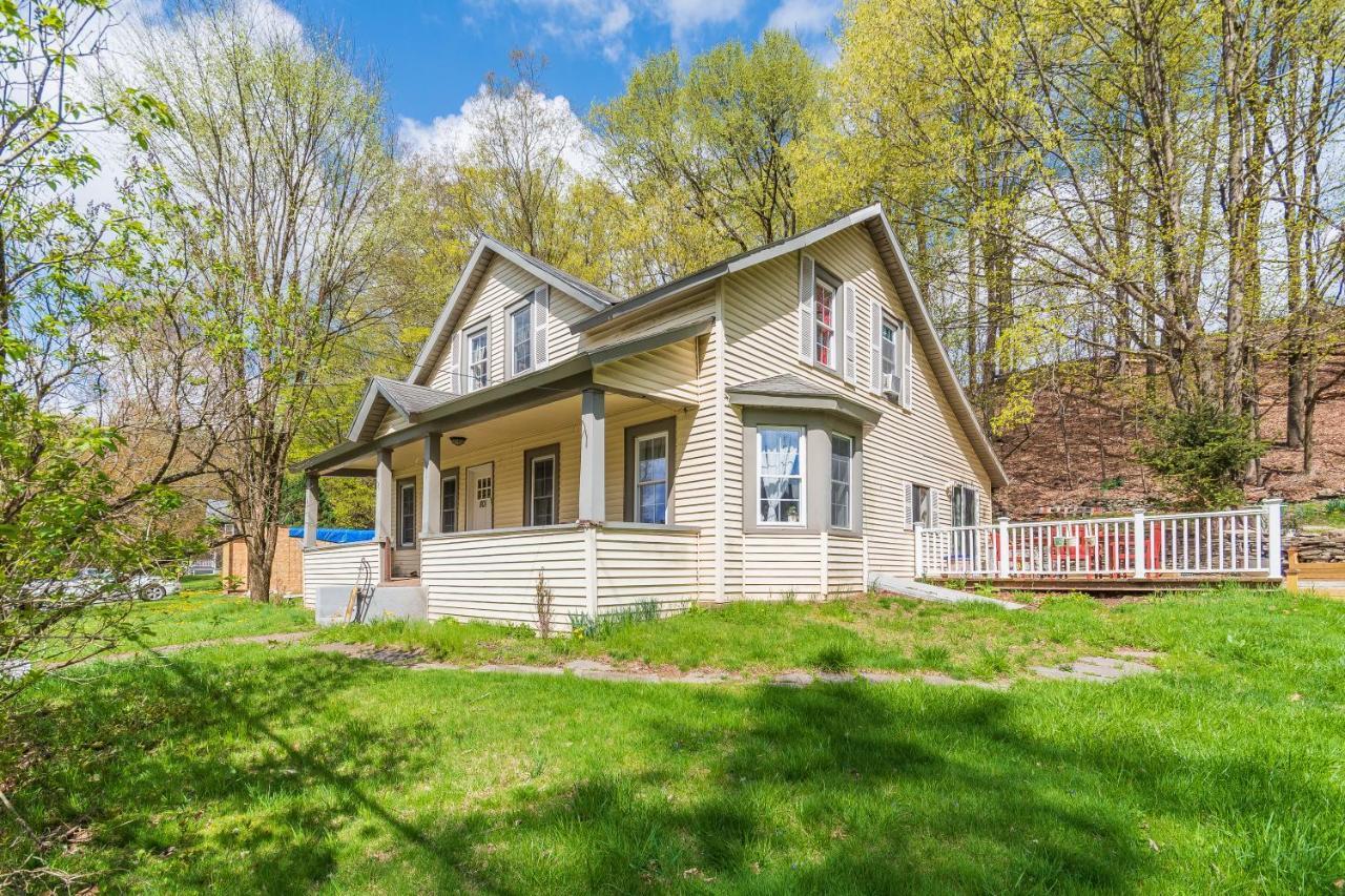 Cozy Creek Inn North Branch Exterior photo